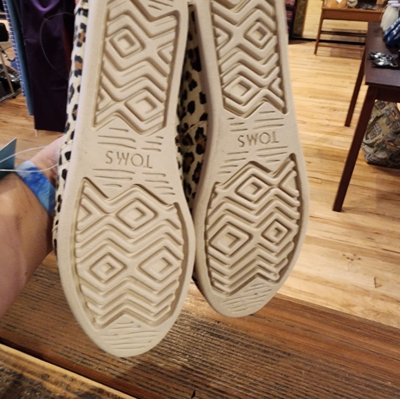 NWT leopard print Toms - Picture 4 of 4
